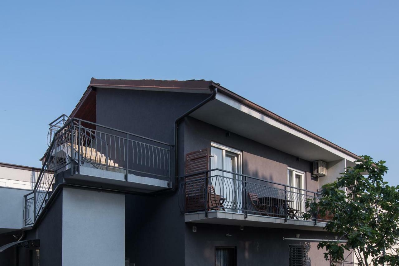 Art Design Apartments Pola Esterno foto