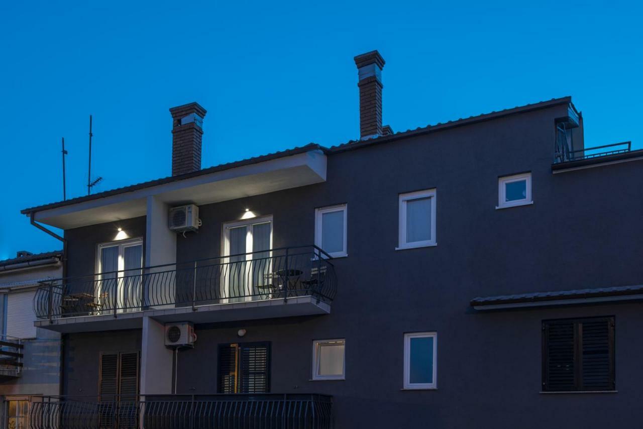 Art Design Apartments Pola Esterno foto